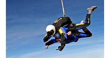 Experience the ultimate adrenaline rush with this incredible tandem skydive. Your heart will race as you hurl yourself out of a plane and fly towards the earth from 7,000ft! Travelling through the air at 200 metres per secondyoull experience auniqu