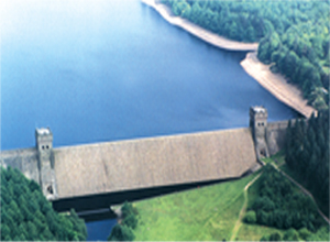 Fly along the route over the Derwent Dams that 617 Squadron followed as they trained for their famou