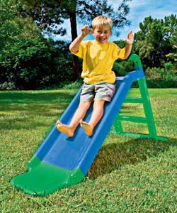 Small childrens slide suitable for indoor and outdoor use. Made from injection-moulded polypropylene