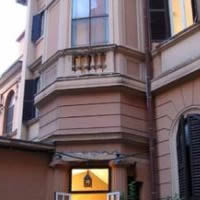 Leonardi Hotel Siviglia occupies a peaceful yet central location in the historical city of Rome, wit
