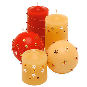 Make stunning seasonal candles to keep yourself or give away as gifts. Kit contains pillared and