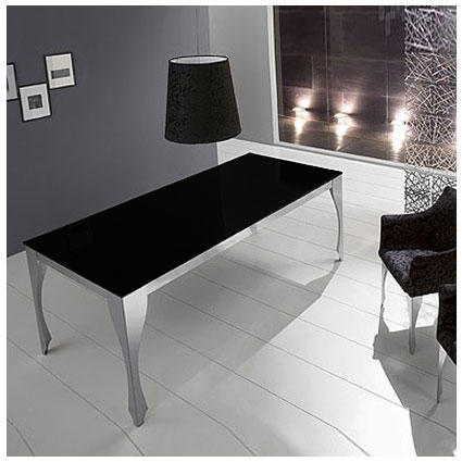 Modern long Italian dining table perfect for the contemporary home environment. The Magi Dining Tabl