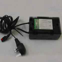 Maxi Power Automatic Charger 4005.2 Charging Stages.14.5 Volt 4 Amp.2 LED Lights.Charges upto 90Ah B