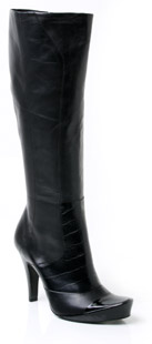 Leather high leg boots with patent toe cap. The Mints boots have an up-turning, almond toe making it