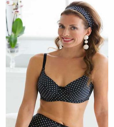 Padded underwired bra that lifts and shapes the bust with the front covered in an elegant, polka dot material. Features size adapted, adjustable stretch straps and adjustable hook and eye fastening. Miss Mary of Sweden Bra Features: Hand wash 71% Pol