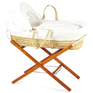 Snug and cosy palm Moses basket with white waffle