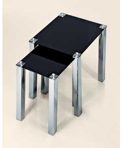 2 tables.Chrome metal and black glass.Size of largest table (L)50, (W)50, (D)50.1 person assembly, a