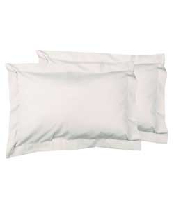 50 cotton, 50 polyester non iron percale.Machine washable at 40 degrees C.Suitable for tumble drying