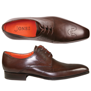 A 3 tie Derby from Jones Bootmaker. Features decorative punching, curved seams and leather lining. T