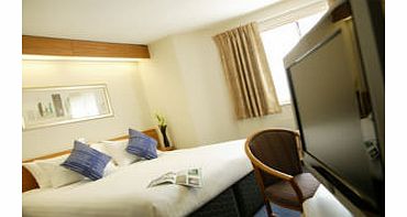Situated 8 miles from Nottingham city centre and 7 miles from Derby, the Ramada Nottingham hotel lies on the doorstep of historical landmarks such as Sherwood Forest, the home of the legendary Robin Hood and Nottinghams 17th century castle. This shor