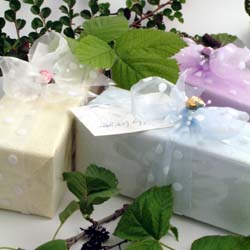 A choice of 3 different fragrances  Rose  Citrus and Lavender. Making this a great gift to show you