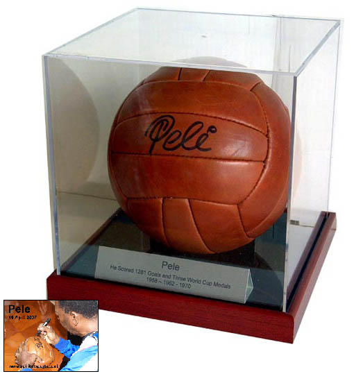 Unbranded Pelandeacute; - Special Edition signed and cased vintage Football