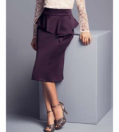 Team this elegant satin peplum skirt with a blouse and your outfit is ready for that perfect occasion this winter. Features a concealed back zip and back slit. Lined Washable 97% Polyester, 3% Elastane Lining: 100% Polyester Length approx. 71 cm (28 