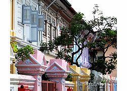 This colourful tour introduces you to unique culture of the Peranakan people. Discover their history, marvel at their intricate craftwork and sample some of the wonderful cuisine.