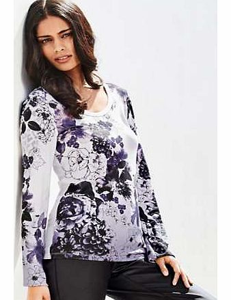 The purple tones in this gorgeous floral print make a real statement. Our classic long sleeve tee is an effortless choice for weekend chic. In stretch jersey for added comfort. Top Features: Washable 95% Viscose, 5% Elastane Length approx. 62 cm (24 