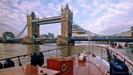Unbranded Premier Sunday Lunch Cruise on the Thames