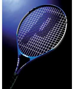 A lightweight 25in junior I-Beam aluminium racket specifically designed for players up to 136cm