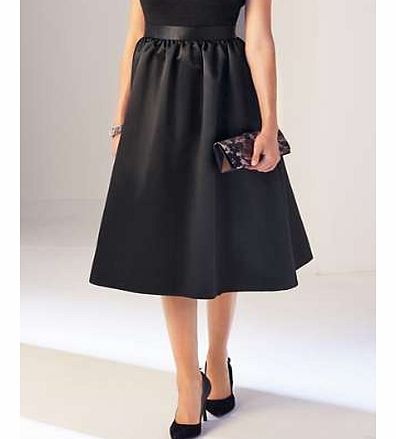 Its full, its classic and its chic. The prom skirt is this seasons key shape. This silhouette is extremely flattering and very glamorous. Skirt Features: Dry clean 97% Polyester, 3% Elastane Net: 100% Polyamide Lining: 100% Polyester Length approx. 7