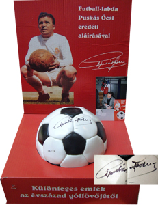 Unbranded Puskas signed ball in boxed case - andpound;395