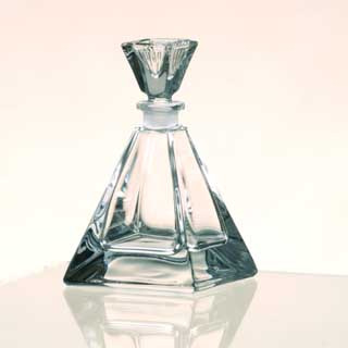 A beautiful gift for the lady in your life. This lead crystal perfume bottle can be personalised