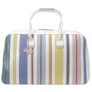 Arrive with panache carrying this weekend bag in s