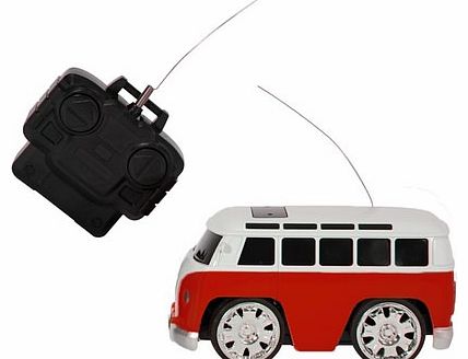 Remote Control Campervan The Real RC Camper Van packs a lot of fun into this mini version. Capable of tricks and manoeuvres its full-sized counterpart stands no chance of performing, it has a range up to 20 metres and is powered by battery. Also incl