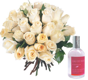 Roses and fragrances white 21 roses