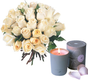 Roses and perfumed candle white 21 roses