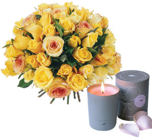 Roses and perfumed candle yellow 61 roses
