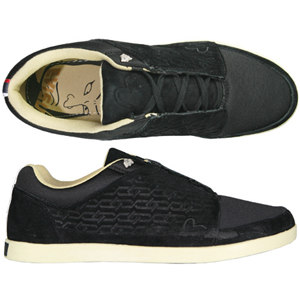 A fashionable trainer style from Evisu. Features padded collar for comfort and fit, decorative patte