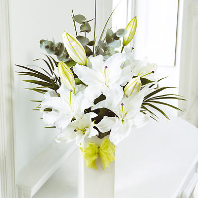 Unbranded Scented White Lily Hand-tied