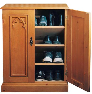SOLID GOTHIC STYLE SHOE CUPBOARD