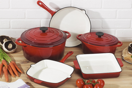 Cast iron cooking potsSuitable for use on gas, ceramic, electric, induction, halogen cooker tops and ovensSkillet PanThese heavy duty cast iron kitchen pots and pans are designed to heat food evenly for maximum taste. Enamelled interiors make stuck-o