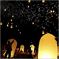 Give outdoor events a touch of magic with these enchanting flying lanterns. Just light the special w