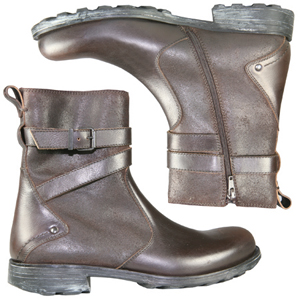 A fashionable Jodhpur style boot. With wrap round strap with buckle and finished with zip fastening 