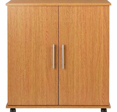 This 2 door storage cupboard in oak effect offers smart office storage and a great value price. Mounted on castors so you can easily move it to where you want. Wood effect cupboard. 2 doors in total. 1 fixed shelf. Mounted on wheels. Wall fixing reco