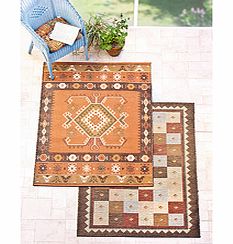 Dont compromise on style just because youre worried about muddy feet and paws. This beautiful rug will add a touch of Moroccan charm to your conservatory or patio, yet it can resist just about anything you throw at it. Because its made of Olefin i