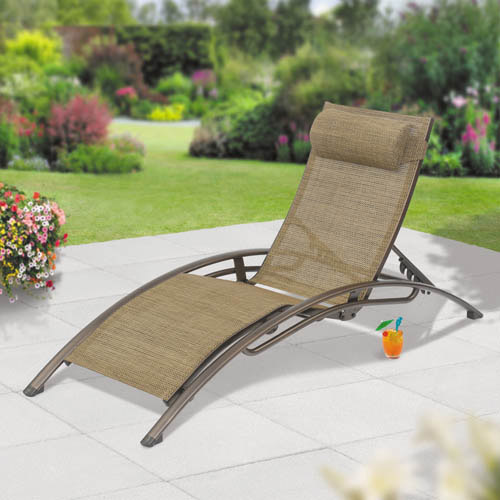 This multi position lounger is constructed in a lightweight aluminium framework. The lounger is cove