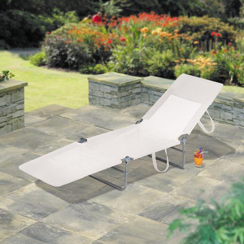 These convenient lightweight sunloungers are extremely comfortable thanks to their textilene materia