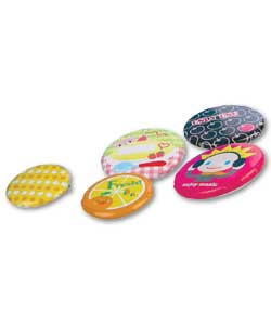 Make even more metal badges with Super Badge It! accessory packs. Each pack contains enough refills