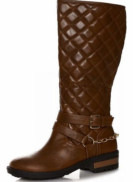 A quilted design in a long style with a gold chain embellishment makes these boots stand out from the norm. Wear with skirts and tights or jeans and jumpers. - Low heel - Side zip fasten - Buckle design - Upper and sole: synthetic, Inner: synthetic a