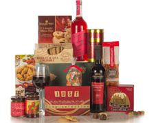 This taste of Christmas hamper is a truly fantastic offering to be enjoyed by all! Presented in a traditional andfestive basket, thisgreat gift is a great way to spread a little Christmas cheer this year. There is sure to be something to please eve