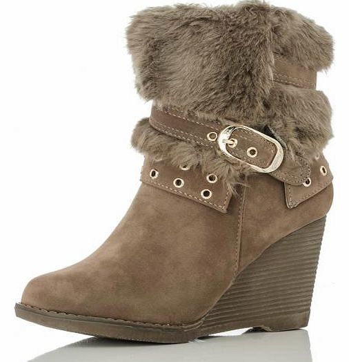 So comfortable and stylish is what these boots are all about. A staple style that is always on trend. - Leather look - Side zip fasten - Eyelet design - Heel height: 9 cm approx - Upper: leather, inner: textile and synthetic, sole: synthetic