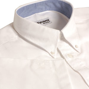 Teamwear Oxford ladies fitted blouse is designed to mirror the Oxford shirt with a wrinkle free fini