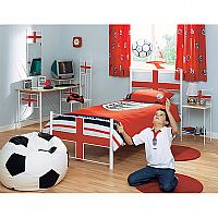 Give your room and England theme witht his footiet