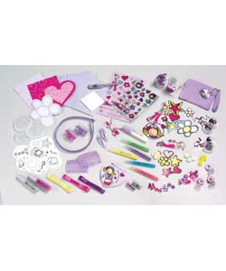 Contains everything a girl needs to become the ultimate Groovy Chick designer. Includes materials