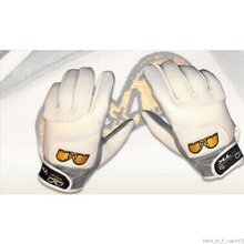 Details: XS, S, M, L, XL Sold as a pair Descriptions: Excellent warm up / playing gloves Stretch neo