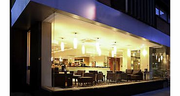 Located on Ingram Street, theMercure Glasgow City hotel is the perfect location for a shopping extravaganza in Glasgows upmarket Merchants City, and for experiencing the citys premier restaurants, bars and cultural institutions. TheMercure Glasgow 