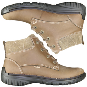 A walking boot from Ecco. With oiled nubuck uppers, waterproof Gortex membrane and lightweight, flex