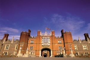 Unbranded Visit to Hampton Court and Cream Tea for two